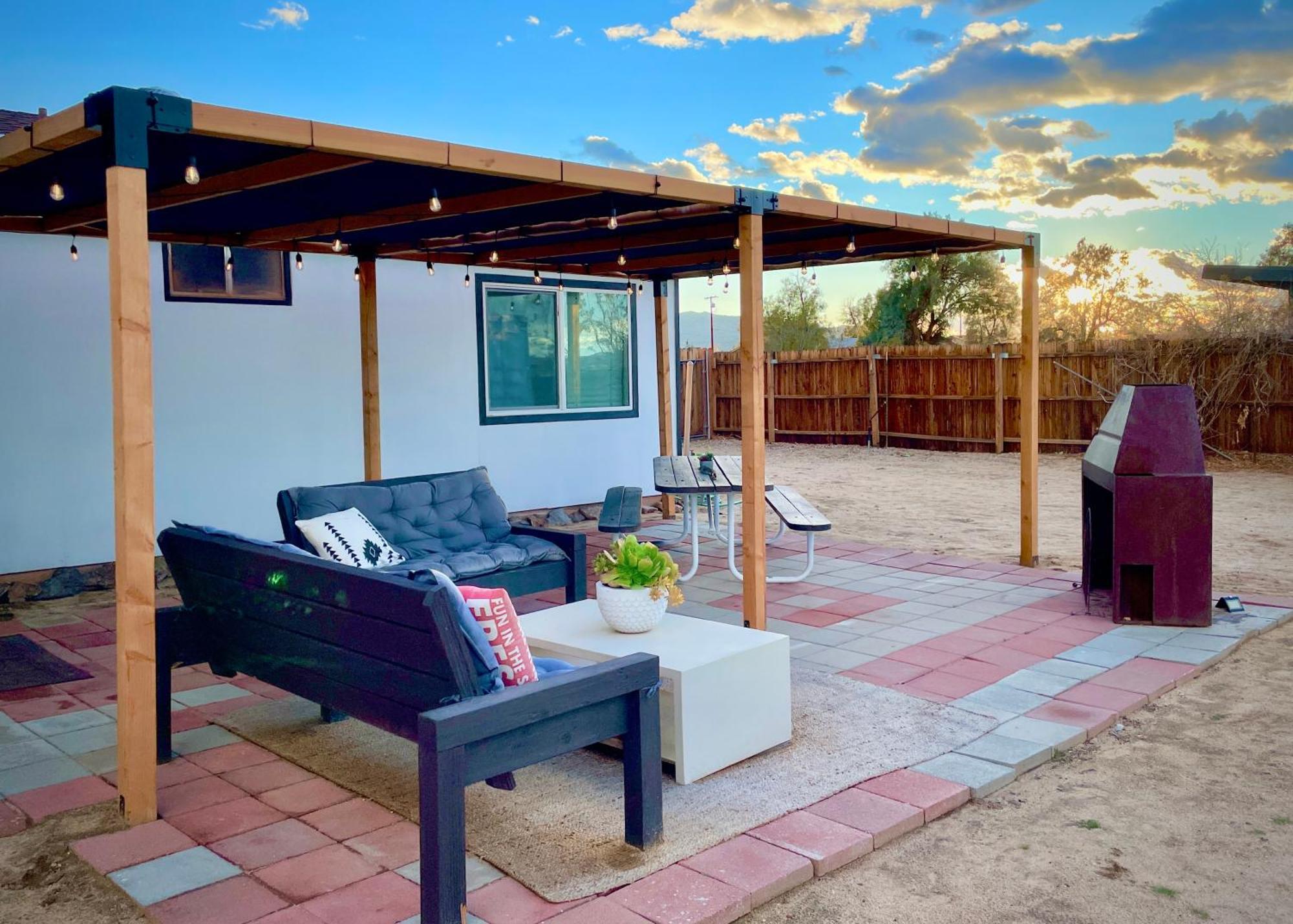 Twin Palms Desert Getaway - Jacuzzi, Fire Pit, Meditation Room & More Джошуа Три Екстериор снимка