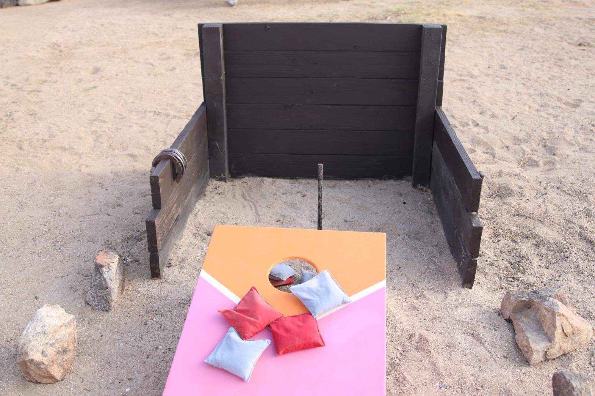 Twin Palms Desert Getaway - Jacuzzi, Fire Pit, Meditation Room & More Джошуа Три Екстериор снимка