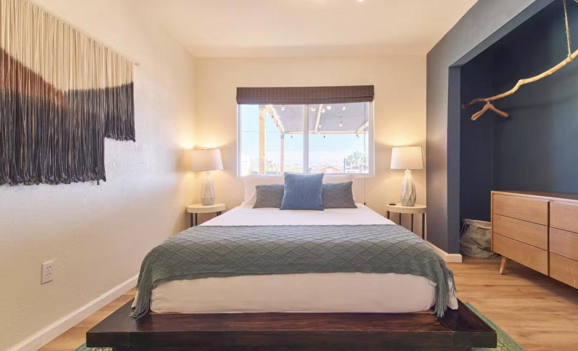 Twin Palms Desert Getaway - Jacuzzi, Fire Pit, Meditation Room & More Джошуа Три Екстериор снимка
